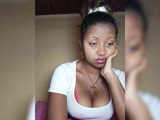 Victoria33 webcam