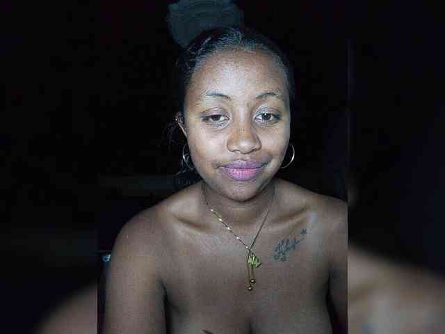 Victoria33 webcam