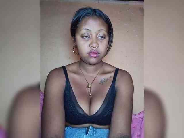 Victoria33 webcam