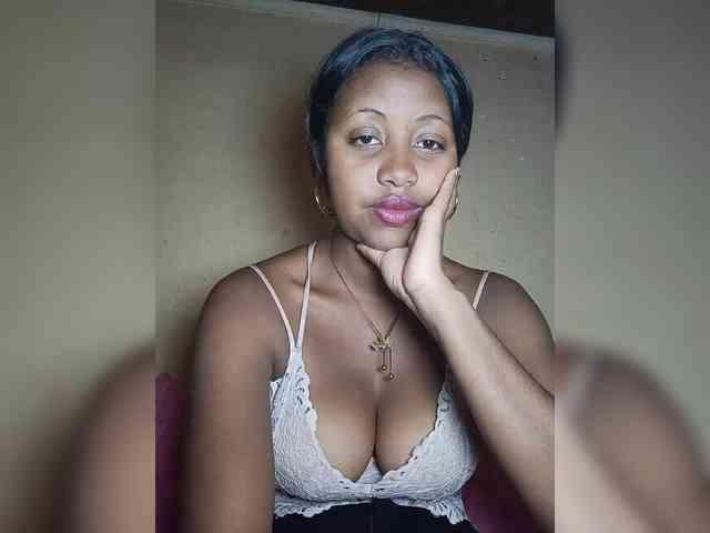 Victoria33 webcam