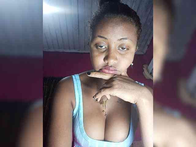 Victoria33 webcam