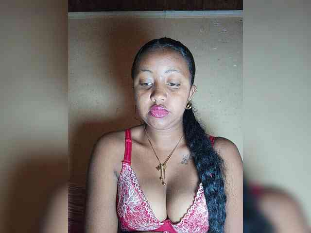 Victoria33 webcam