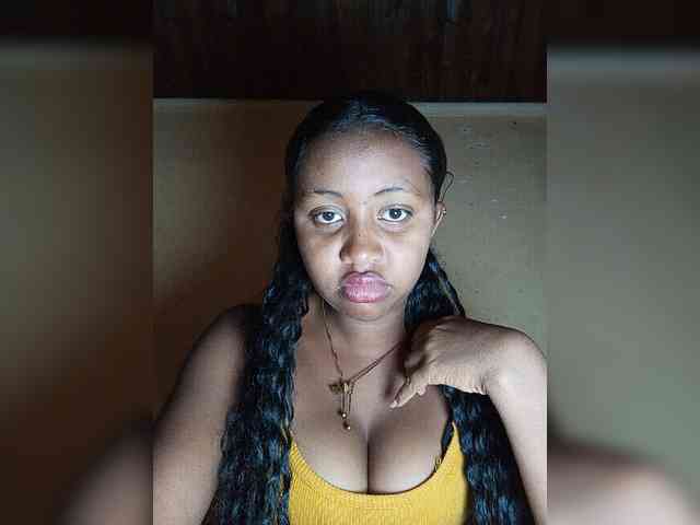 Victoria33 webcam