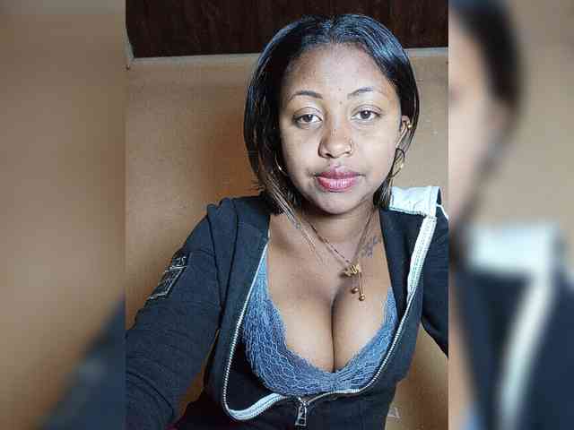 Victoria33 webcam