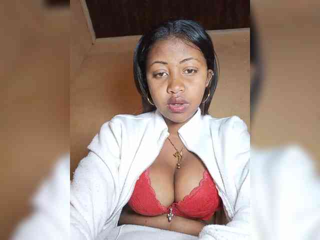 Victoria33 webcam
