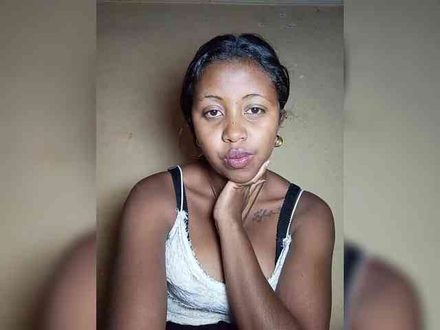 Victoria33 webcam