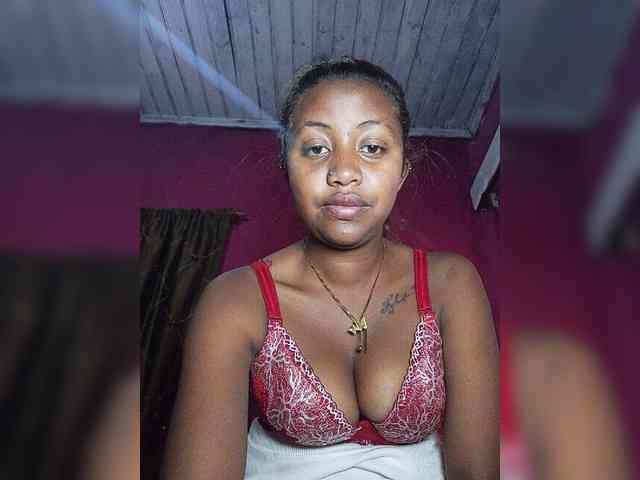 Victoria33 webcam