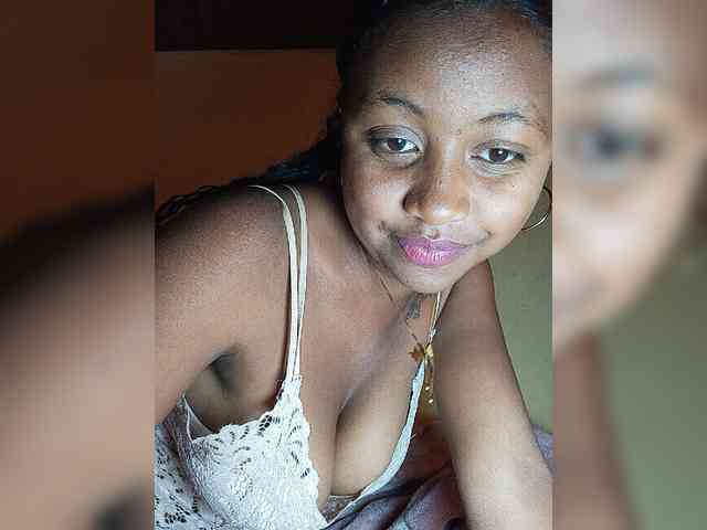Victoria33 webcam
