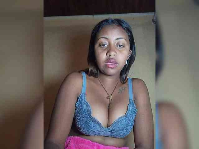 Victoria33 webcam