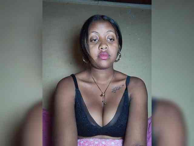 Victoria33 webcam