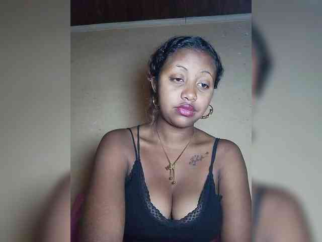 Victoria33 webcam
