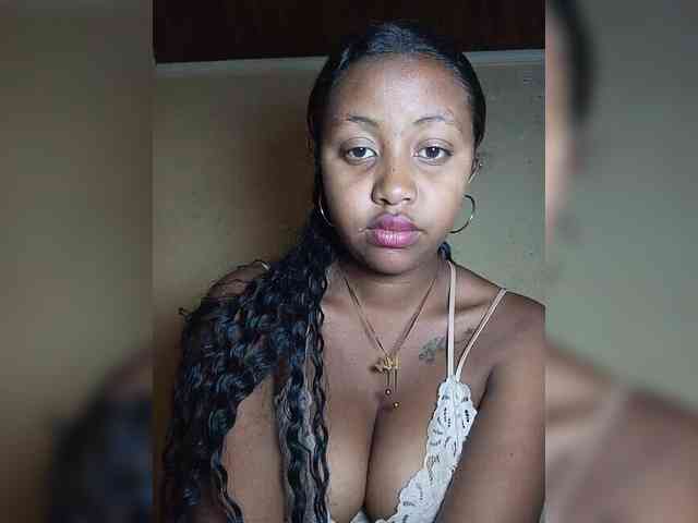 Victoria33 webcam