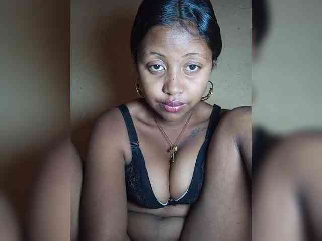 Victoria33 webcam