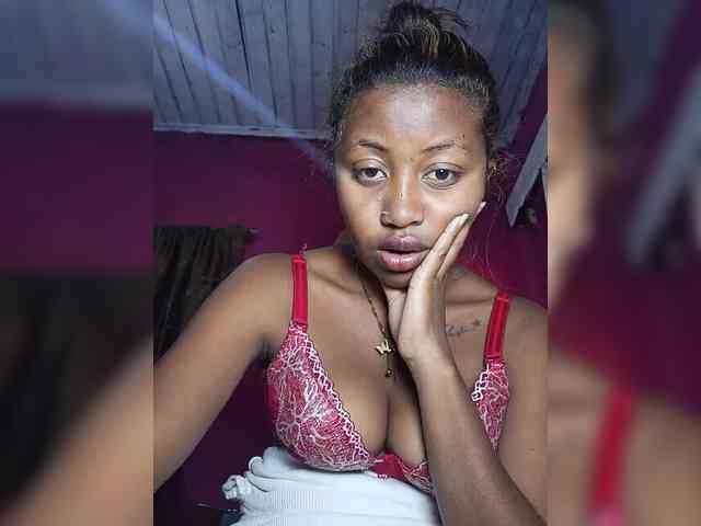Victoria33 webcam