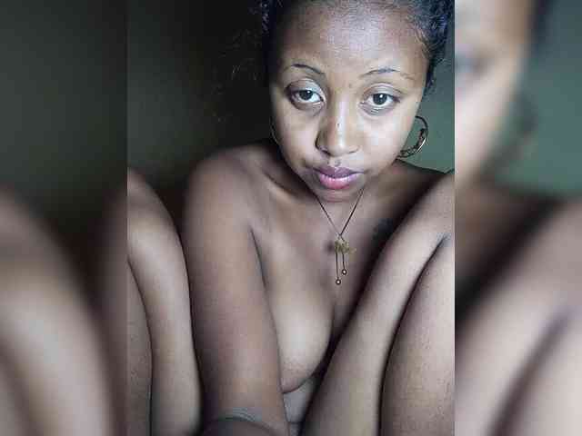 Victoria33 webcam