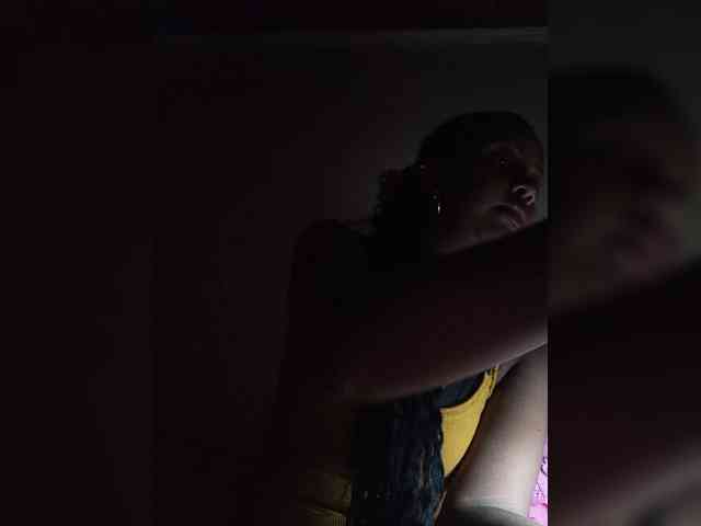 Victoria33 webcam