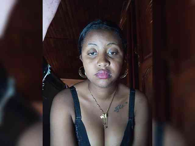 Victoria33 webcam