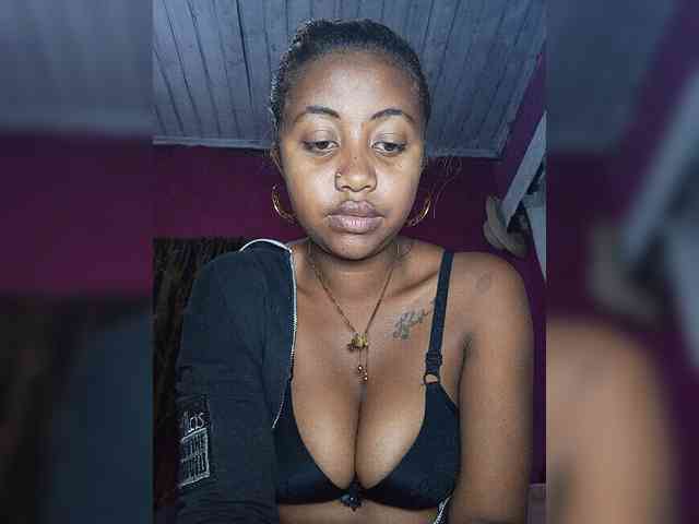 Victoria33 webcam