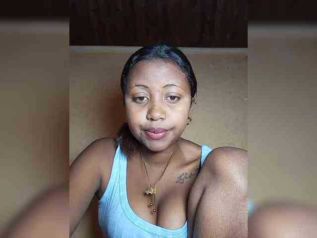 Victoria33 webcam