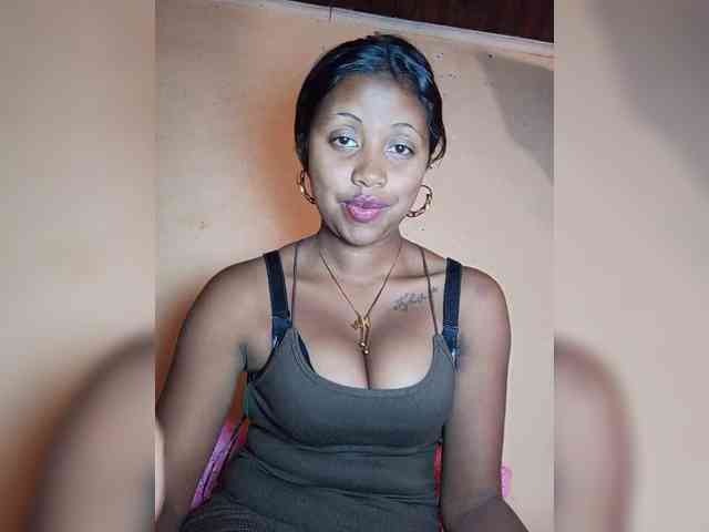 Victoria33 webcam