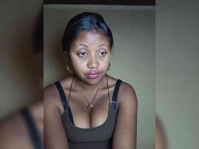Victoria33 webcam