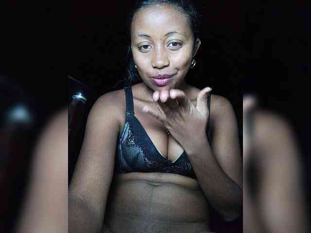 Victoria33 webcam