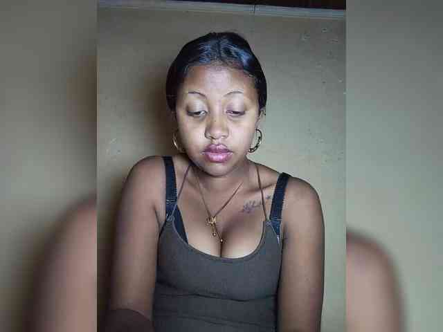 Victoria33 webcam