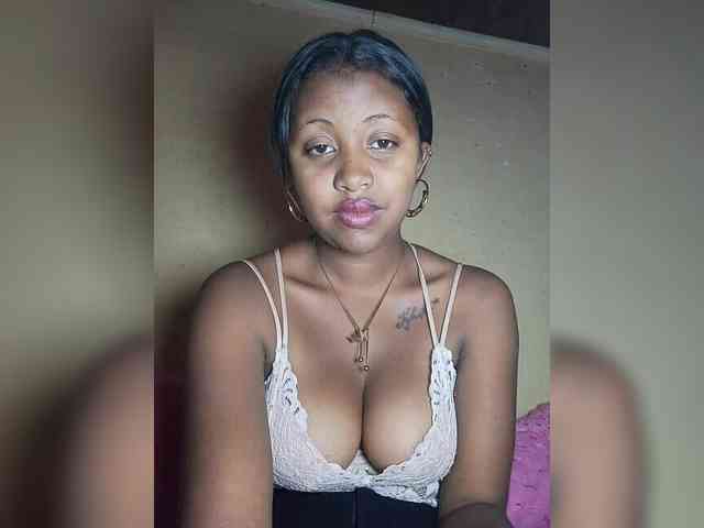 Victoria33 webcam