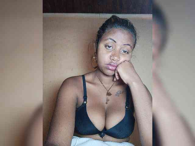 Victoria33 webcam