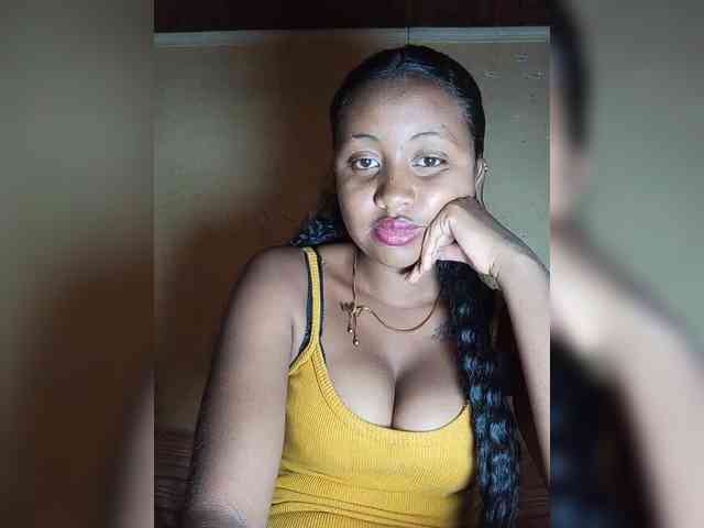 Victoria33 webcam