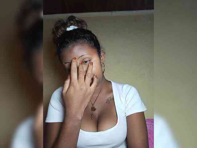 Victoria33 webcam