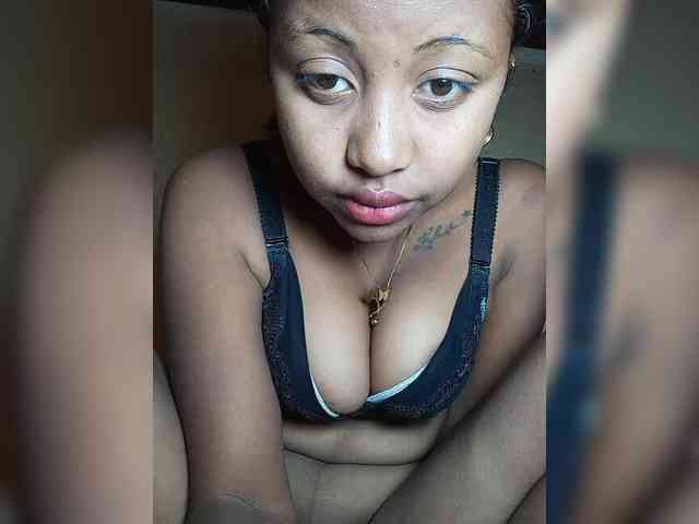 Victoria33 webcam