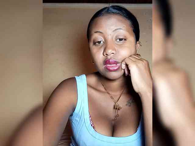 Victoria33 webcam