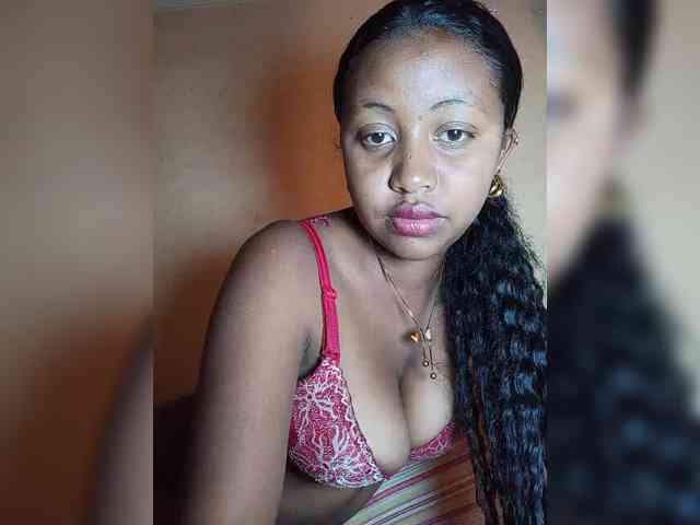 Victoria33 webcam