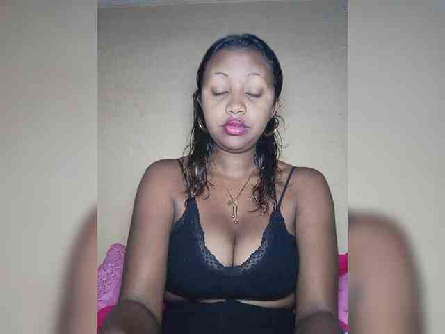 Victoria33 webcam
