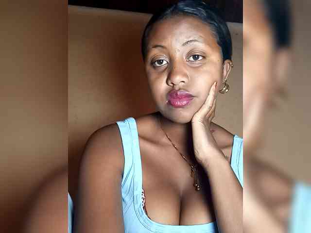 Victoria33 webcam