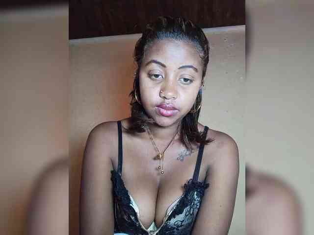 Victoria33 webcam