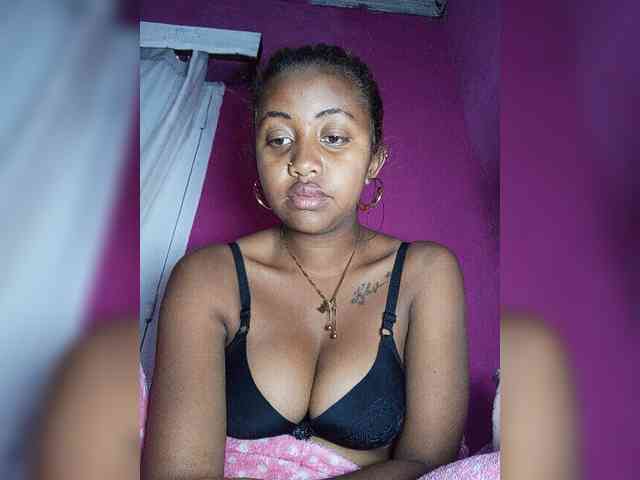 Victoria33 webcam