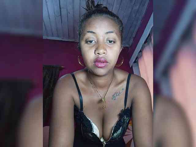 Victoria33 webcam