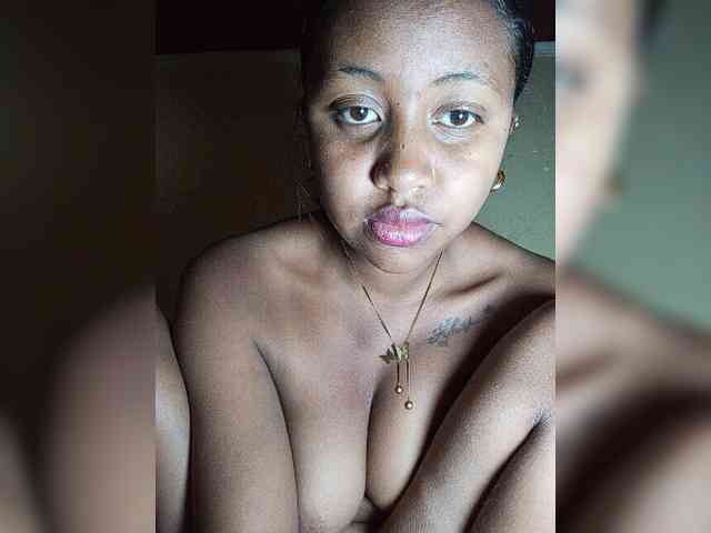 Victoria33 webcam