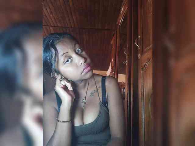 Victoria33 webcam