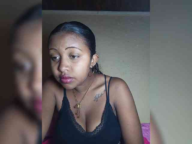 Victoria33 webcam