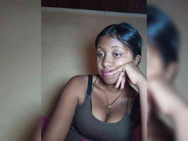 Victoria33 webcam