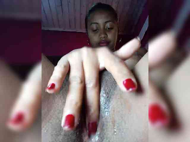 Victoria33 webcam