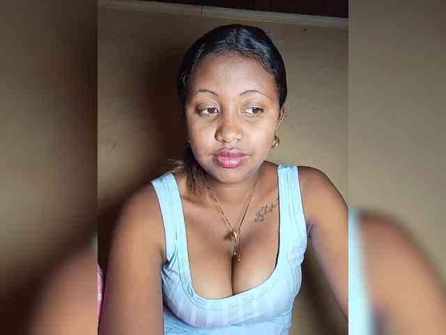 Victoria33 webcam