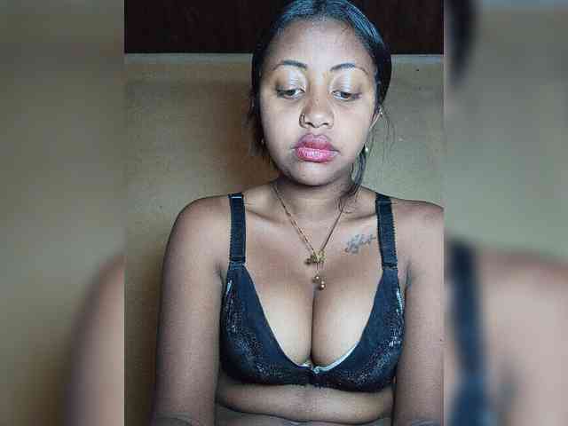 Victoria33 webcam