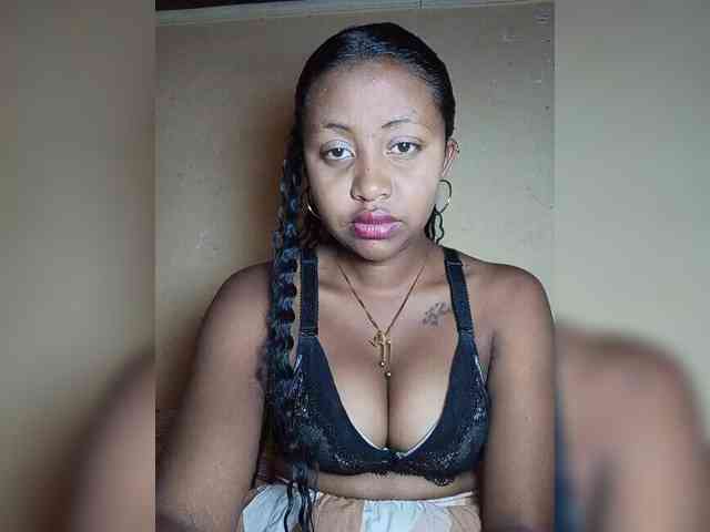 Victoria33 webcam
