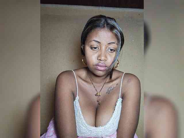 Victoria33 webcam