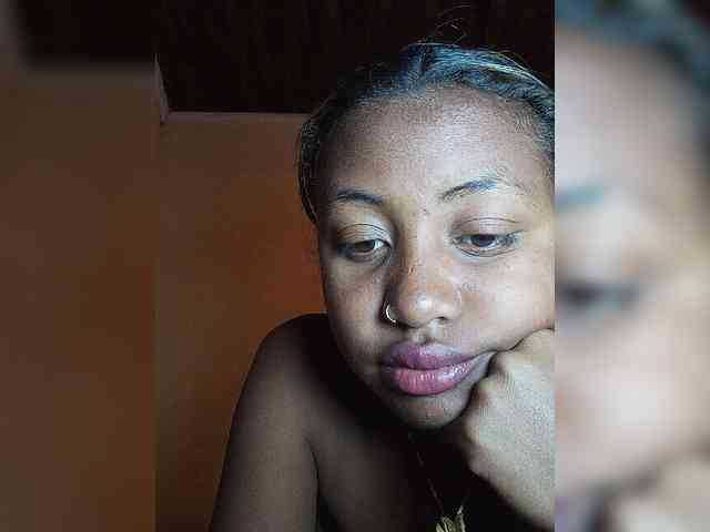 Victoria33 webcam