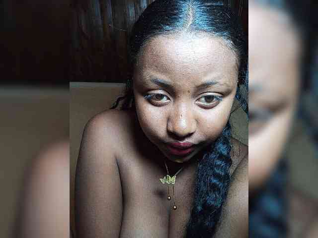 Victoria33 webcam